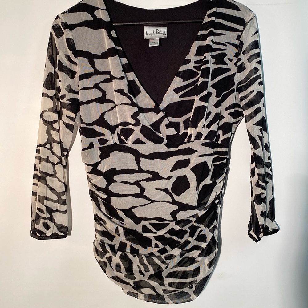 Joseph Ribkoff - Animal print blouse. Size 14